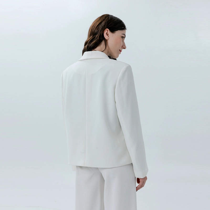 Giacca da donna semi-fit con rever sciallato