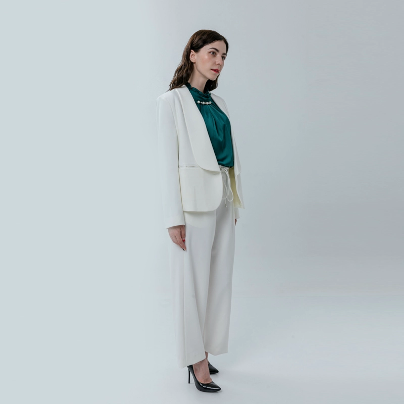 Giacca da donna semi-fit con rever sciallato