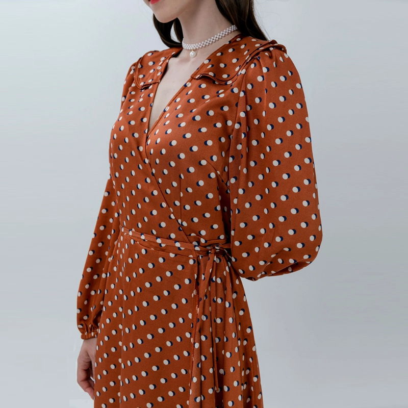 Maxikleid mit V-Ausschnitt und langen Puffärmeln