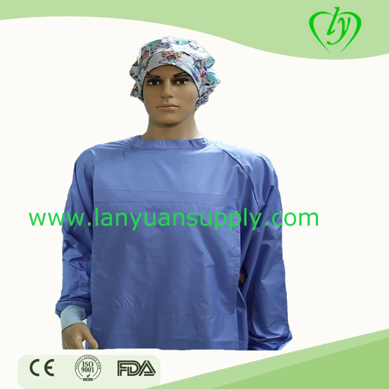 Batas quirúrgicas médicas impermeables reutilizables del vestido quirúrgico del algodón para el hospital