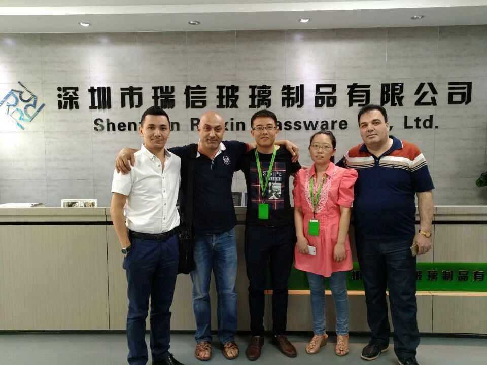 Taiwanese customers looking for a red wine glass custom factory chose Ruixin Glass