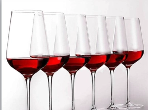 How many milliliters of red wine can I hold in a crystal wine glass?