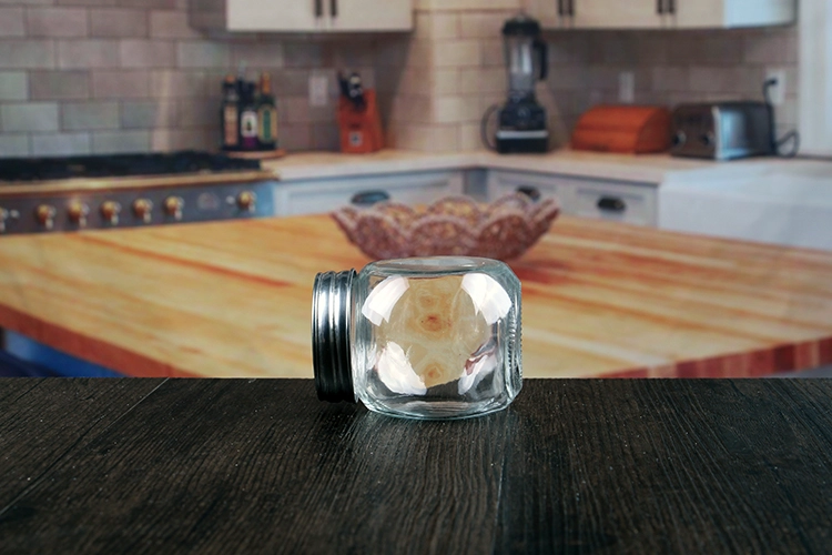 Clear glass jar whit lids