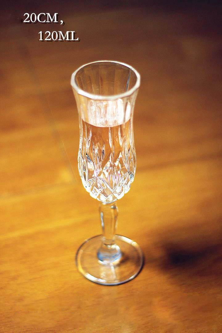 classic champagne glasses