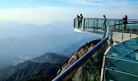High altitude glass path plank