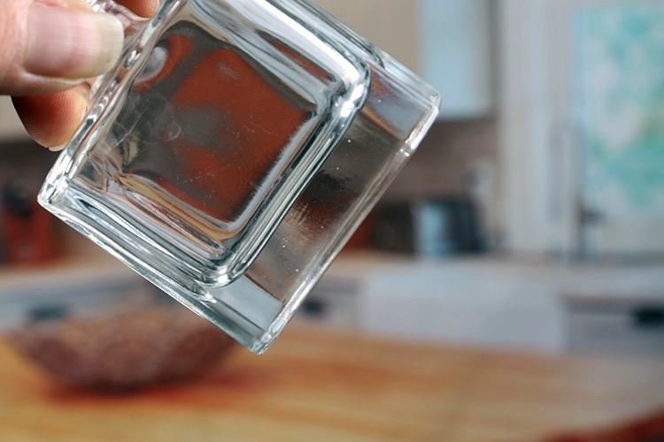 Room scent diffuser