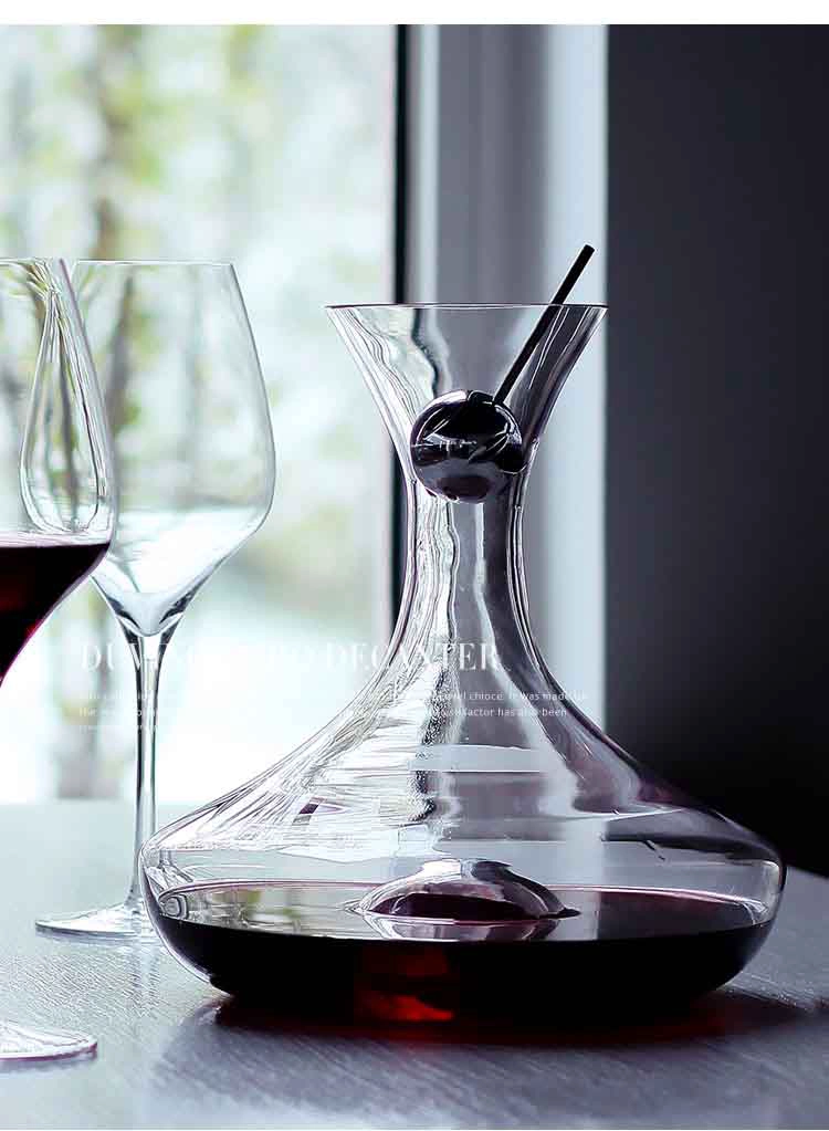 glass wine decanter