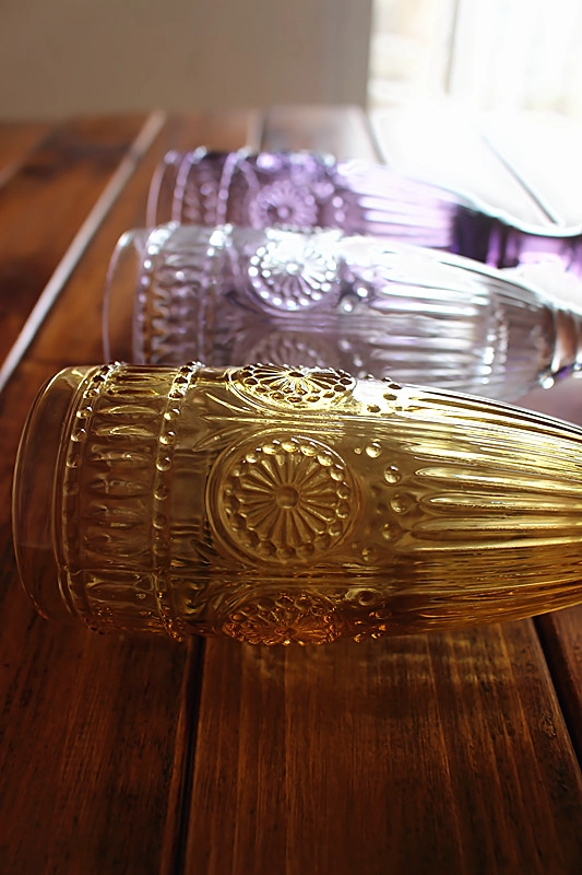 vintage style champagne glasses