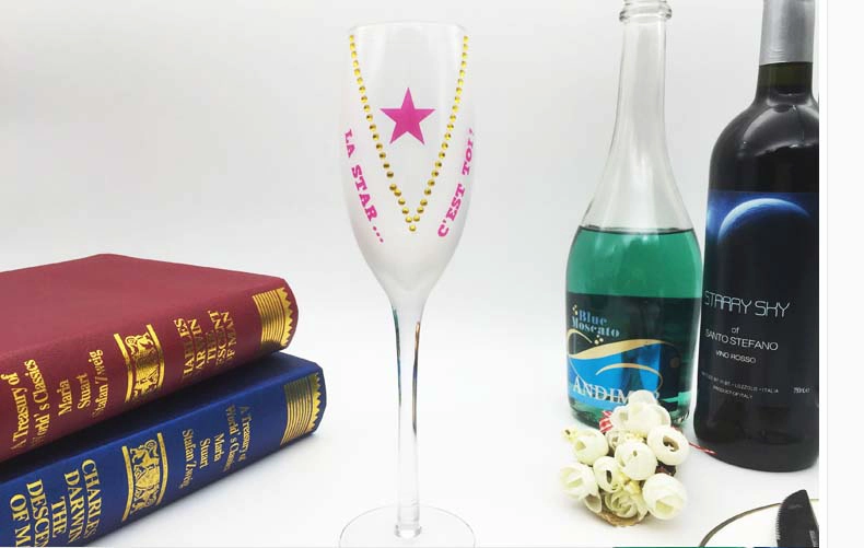 champagne cups