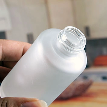 100ml オリーブオイルガラス瓶つや消しガラス瓶黒のプラスチック製の蓋