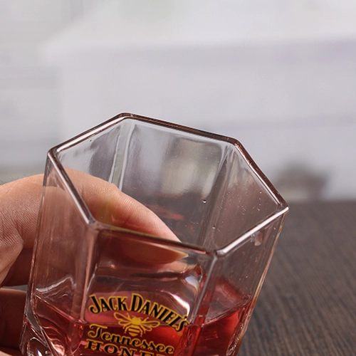 Vasos de whisky fino hexagon 150ML insignia de la etiqueta modificada para requisitos particulares