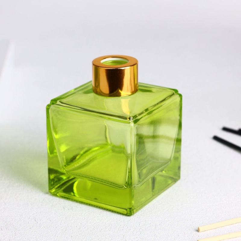 Bottiglia di profumo di colore verde di forma quadrata da 200 ML da 150 ML Bottiglia con diffusore in vetro personalizzato di lusso
