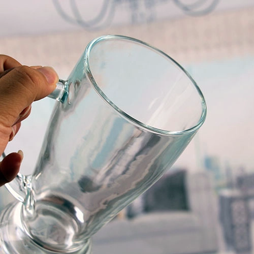 La tazza di pint di vetro di birra di 23 once bulk con la maniglia all'ingrosso