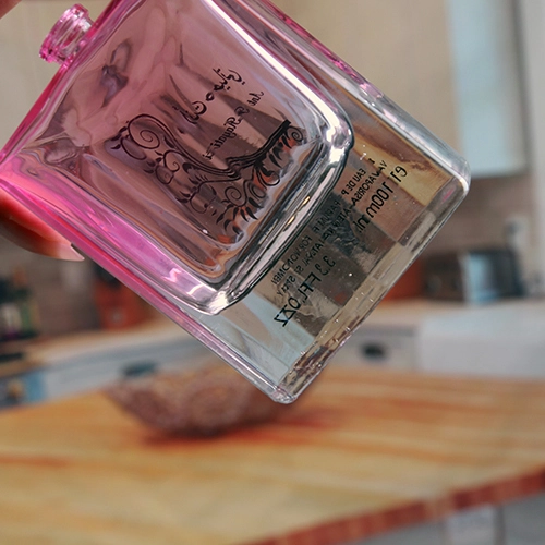 A buon mercato 85ML fondo spesso decal rosa bottiglia di profumo all'ingrosso