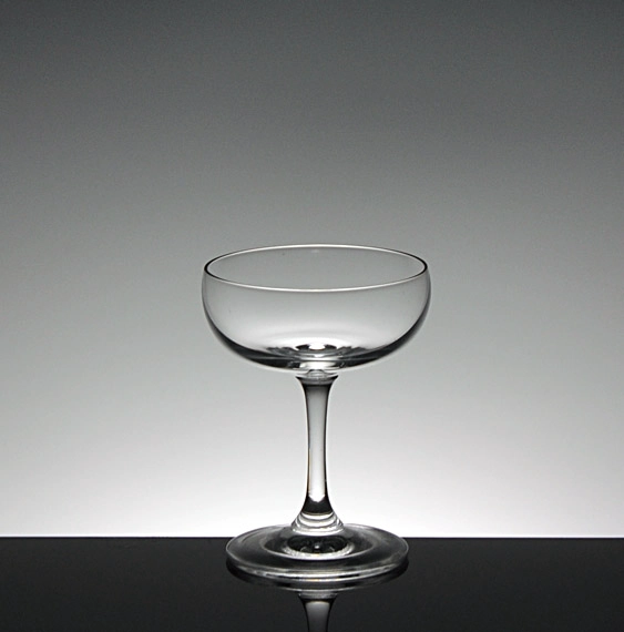 Elegant and exquisite types of martini glasses,standard martini glass size supplier