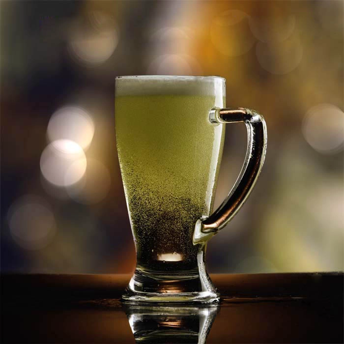 Alta capacidad jarra de cerveza de vidrio con mango de proveedores