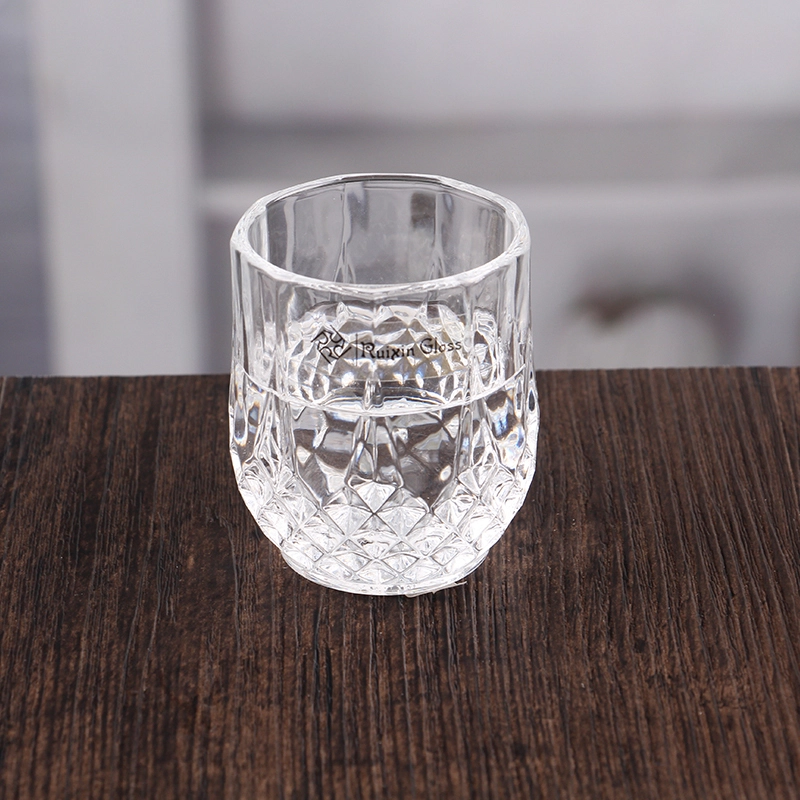 Groothandel Goedkope veelhoekige gepersonaliseerde shot glazen met een capaciteit van 84ml
