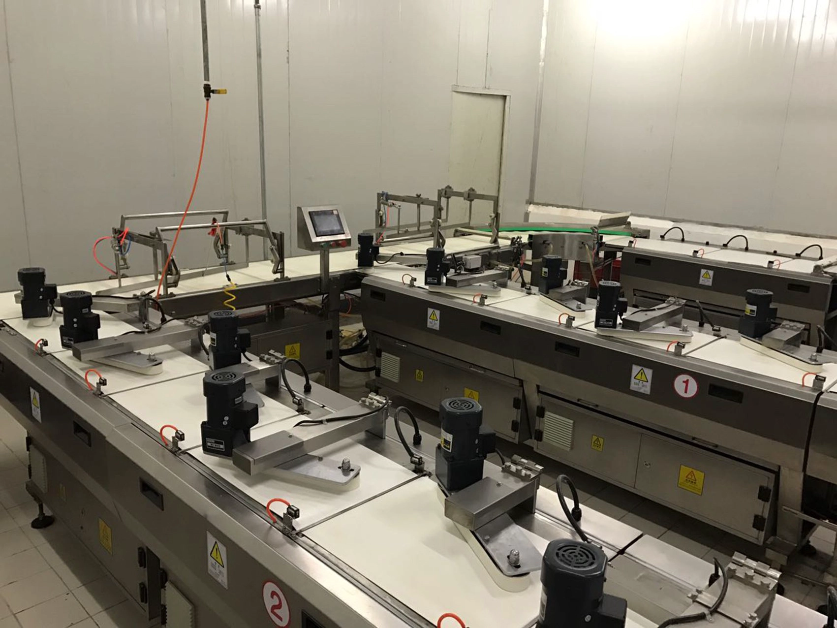 Trung Quốc Chocolate auto feeding flow pack machine for food pillow-type packaging machine chocolate wrapping machine nhà chế tạo