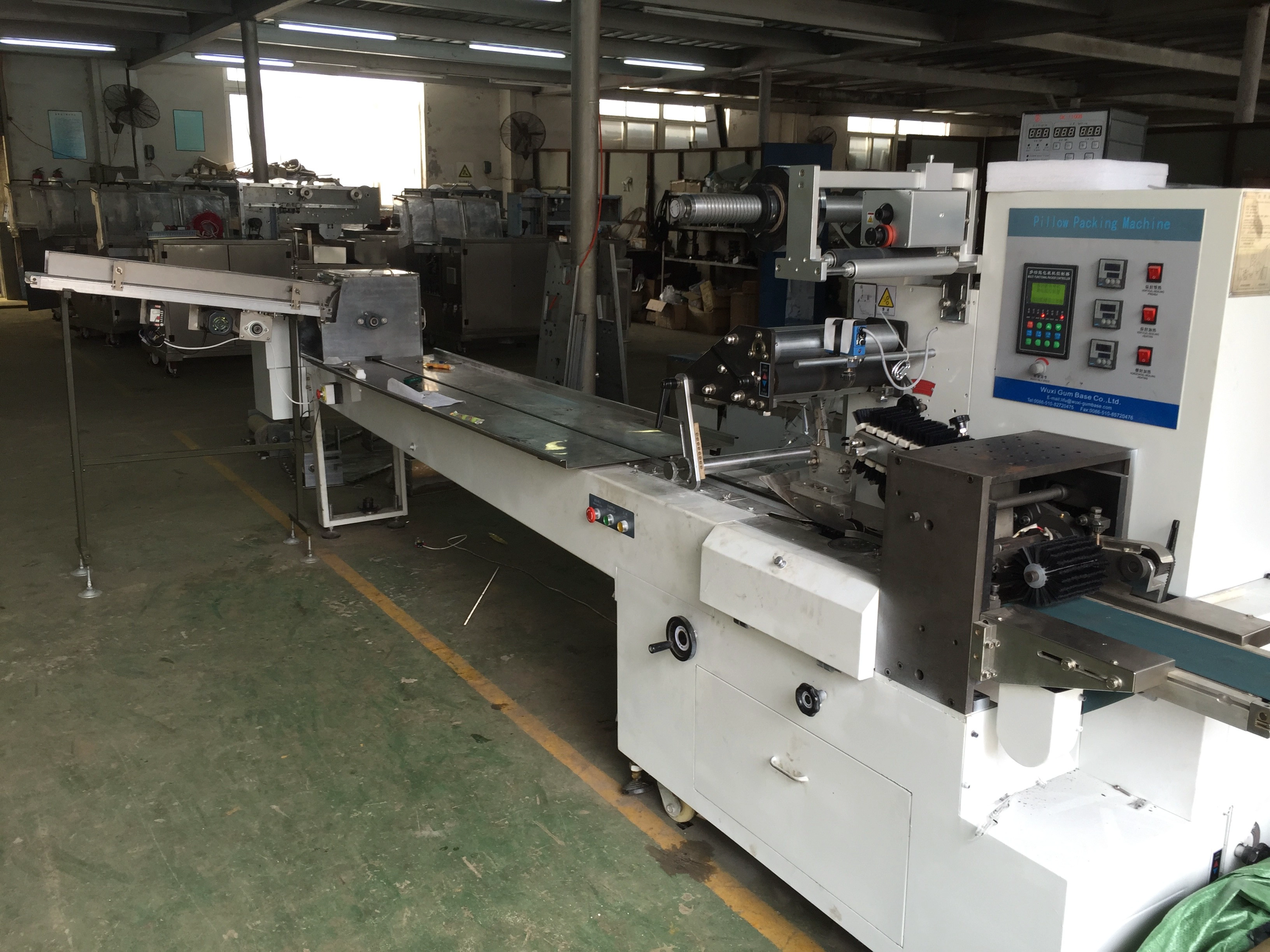 Chine Pillow Type Bread Flow Packaging Machine fabricant