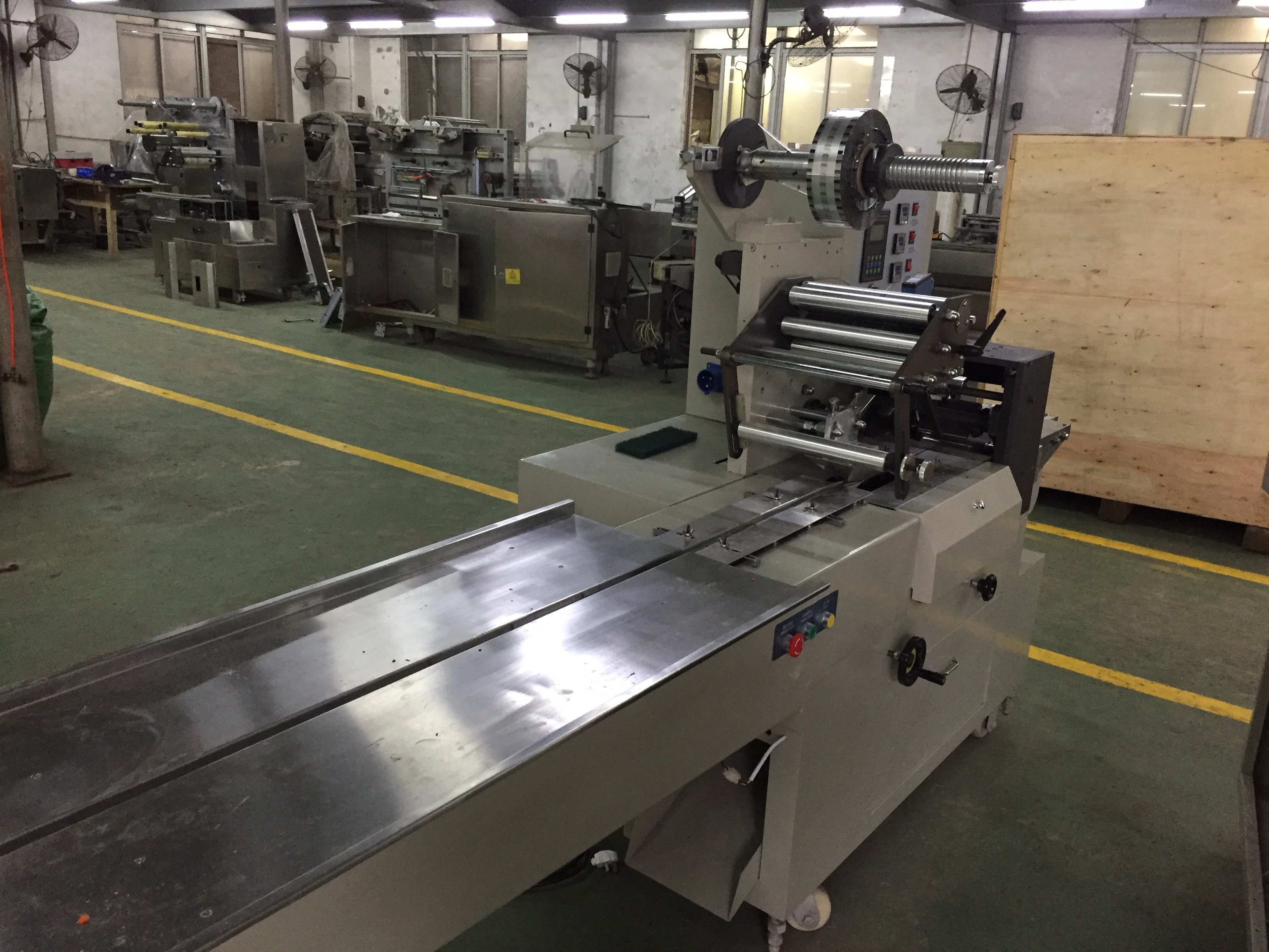 China new pillow type multiple straw packing machine manufacturer