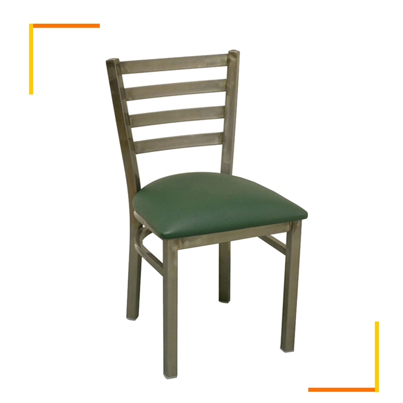 Fabricante al por mayor de metal negro escalera trasera Restaurante Silla de metal con asiento tapizado