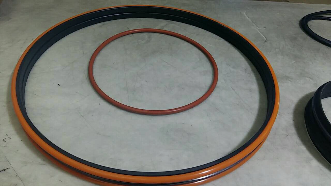 3654922 Nitrile and Silicone Floating Seal in Stock