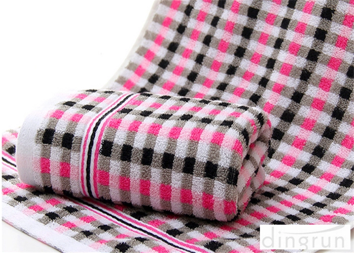 100% Cotton Custom Size Pantone Printing Packed in Polybag from China