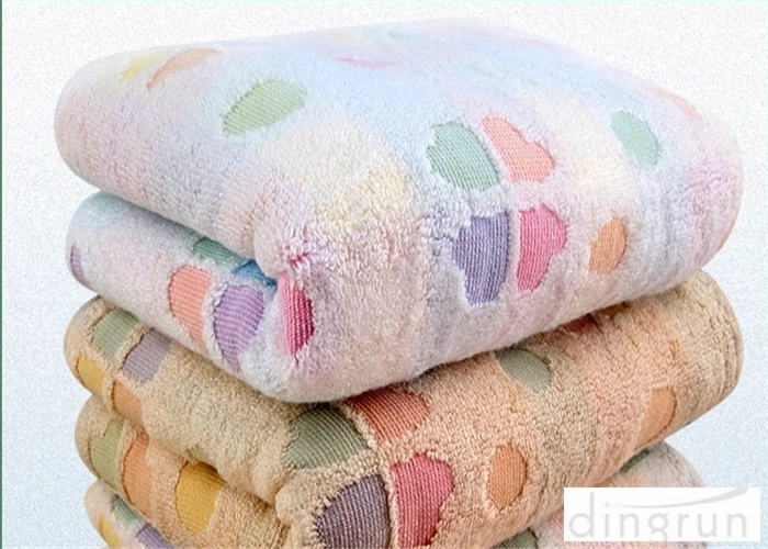 Fancy Look Good Quality Hotel Towel