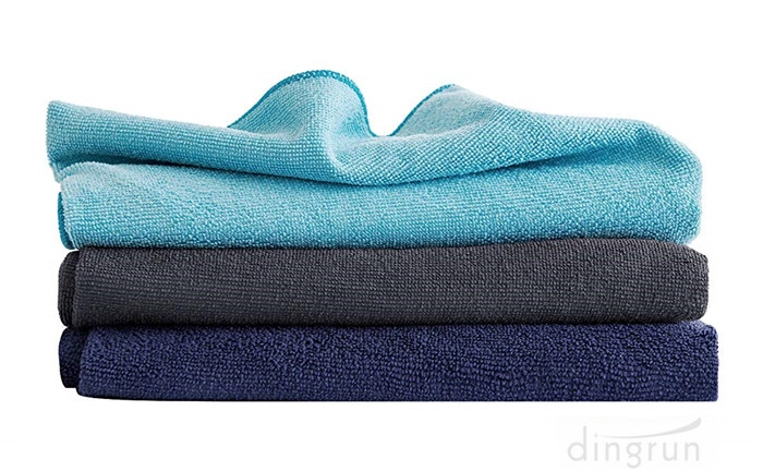 Microfiber sporthanddoek met nettas