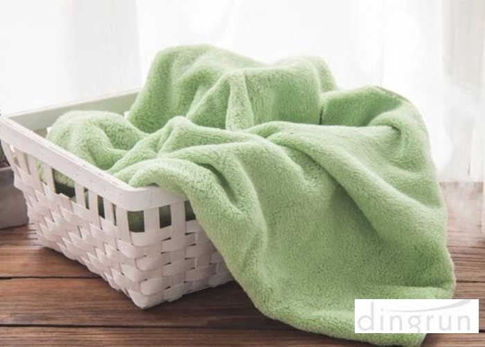 Non-formaldehyde, youth bright color design plush Custom Beach Towel 70 * 140cm