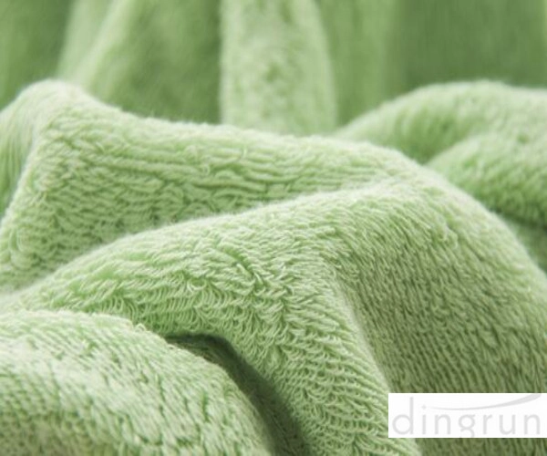 Non-formaldehyde, youth bright color design plush Custom Beach Towel 70 * 140cm