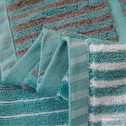 Gepersonaliseerde luxe streep badhanddoek