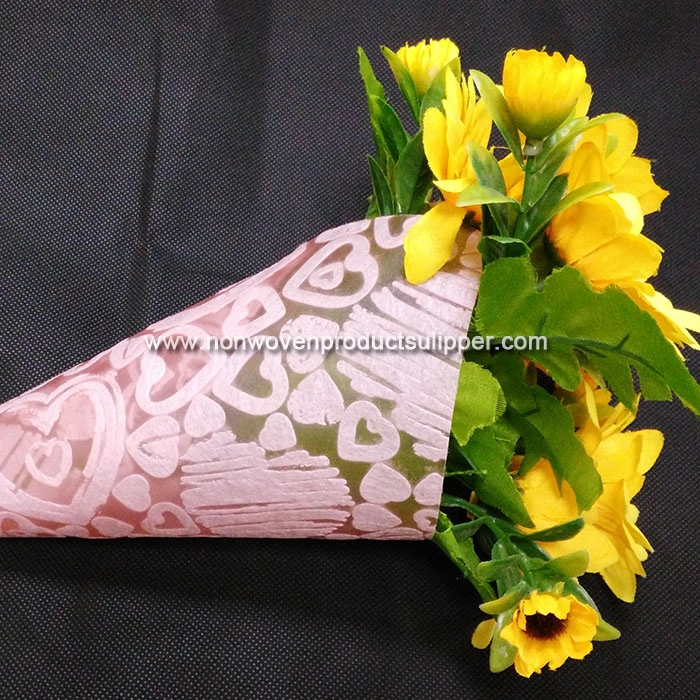 Light Pink Heart-shaped Embossing GT-HSLIPI01 PP Spunbonded Non Woven High Quality Luxury Materials