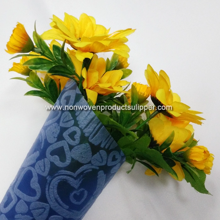 China Company Light Blue Heart-shaped Embossing GT-HSLIBL01 PP Spunbonded Non Woven Fabric Flower Wrapping