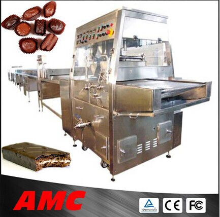 Chine Enrobeuse prix d'usine de machine de chocolat avec tunnel de refroidissement de 10 mètres 10 mètres PU ceinture fabricant
