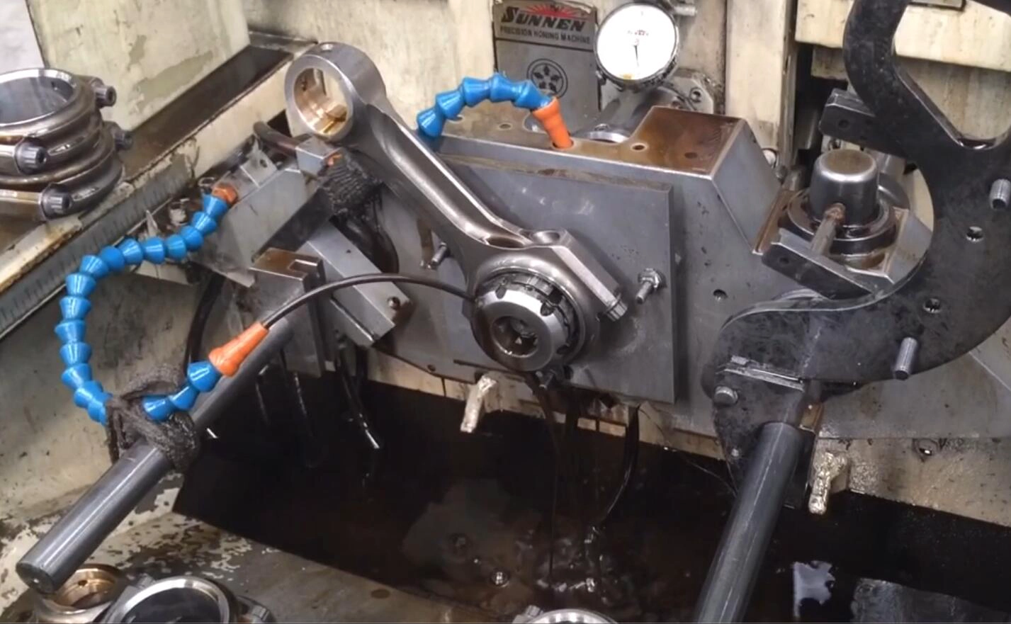 Hurricane High Performance connecting rods - Process of machining rods