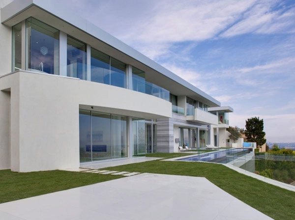 Résidence contemporaine Prefab Residence accueillant un style de vie opulent