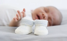 Dos tipos de calcetines para bebés son necesarios para el otoño y el invierno