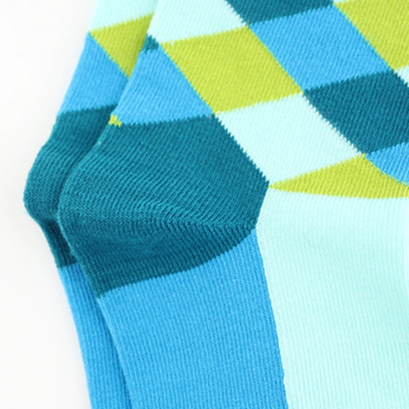 Chine La Chine chaussettes mode en gros usine chaussettes hommes coton coloré de haute qualité fabricant