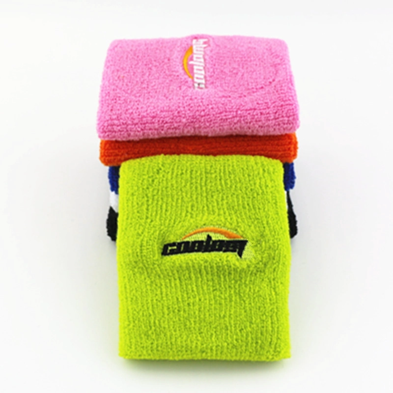 Chine en vrac en gros six couleurs de sport coton serviette bracelet avec broderie logo fabricant