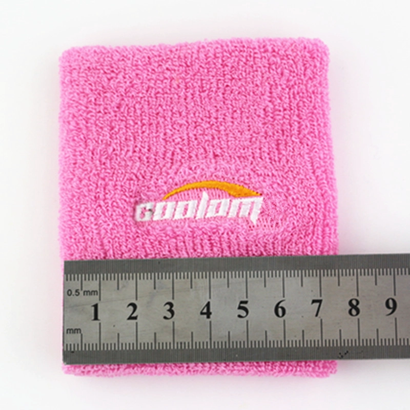 Chine en vrac en gros six couleurs de sport coton serviette bracelet avec broderie logo fabricant