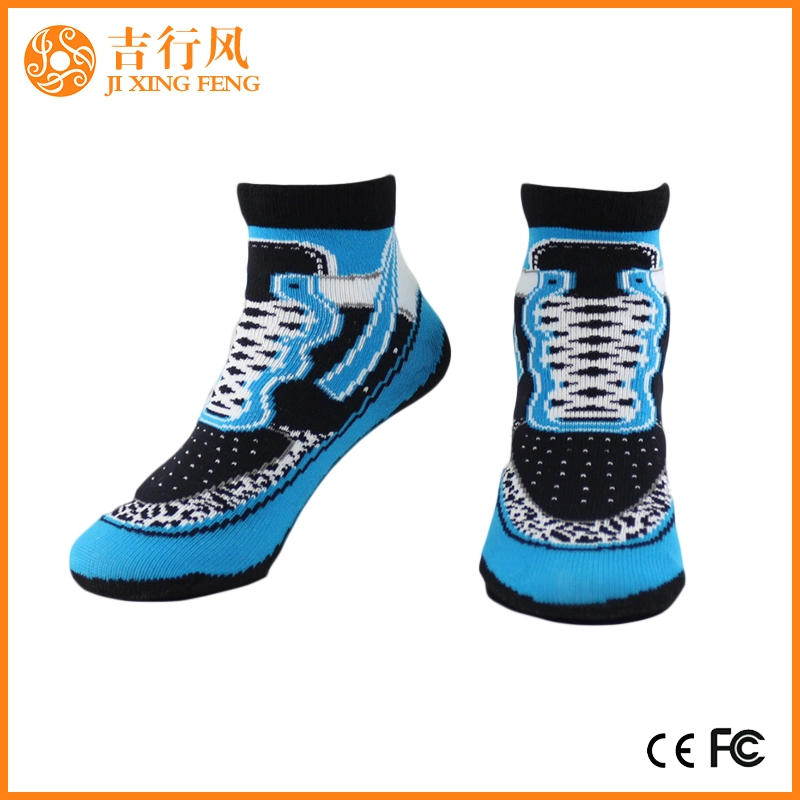 Chine enfants pas couture chaussettes fabricants en gros personnalisé mignon enfants chaussettes de bande dessinée fabricant