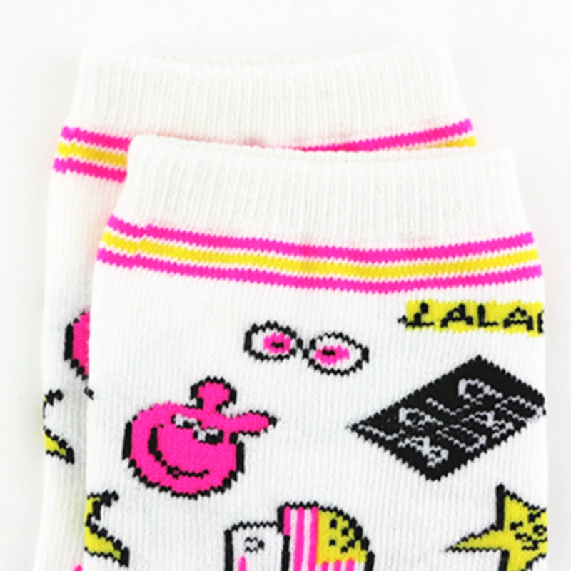 Chine chaussettes personnalisées usine Chine, gros cartoon coloré kniting filles coton socks fabricant