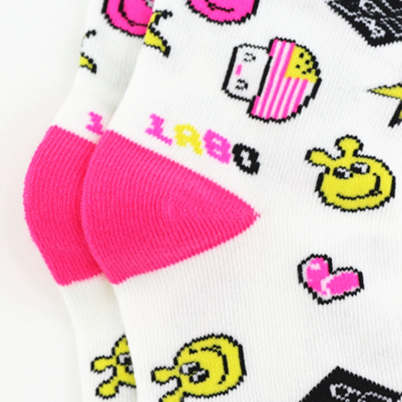 Chine chaussettes personnalisées usine Chine, gros cartoon coloré kniting filles coton socks fabricant