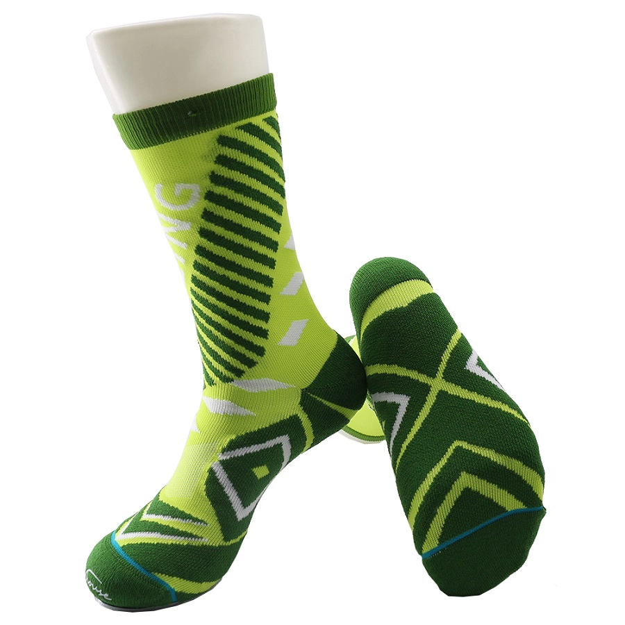 China Herren-Baumwollsportsocken Fabrik, kundenspezifische Herren Baumwollsportsocken Hersteller