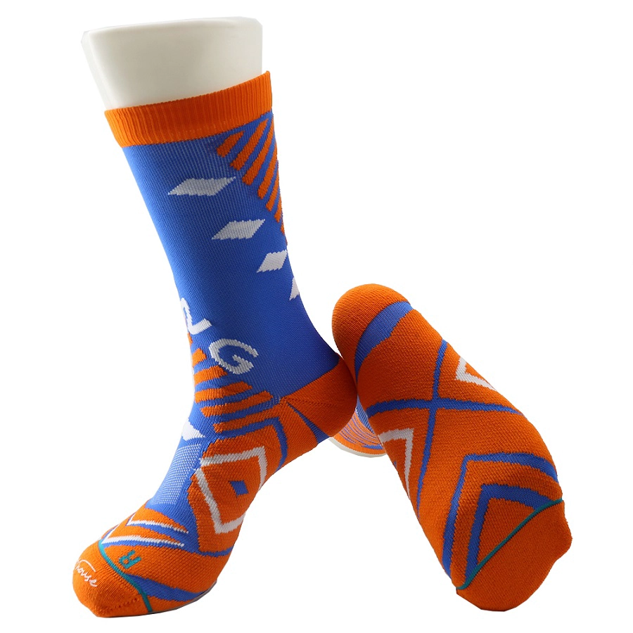 China Herren-Baumwollsportsocken Fabrik, kundenspezifische Herren Baumwollsportsocken Hersteller