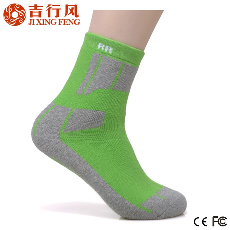 中国 厚い綿のソックスサプライヤーとメーカーは、グリーンコットンスポーツソックスを生産 メーカー