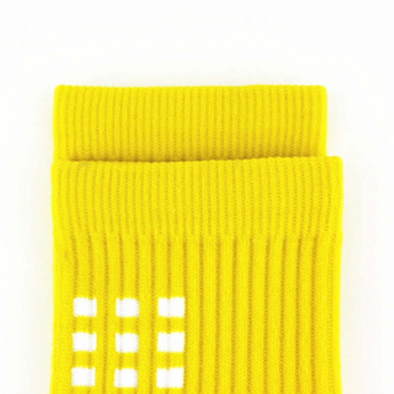 China Großhandel Custom mehrere Farben der Nylon-Anti-Rutsch-Sport Socken mit Punkte-Muster Hersteller