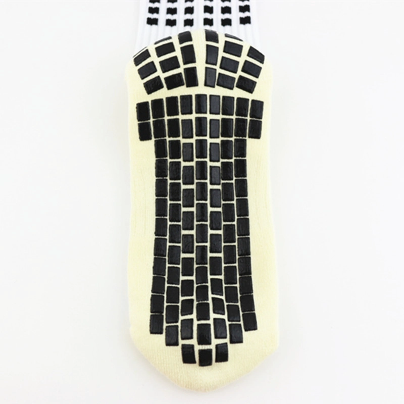 China Großhandel Custom mehrere Farben der Nylon-Anti-Rutsch-Sport Socken mit Punkte-Muster Hersteller