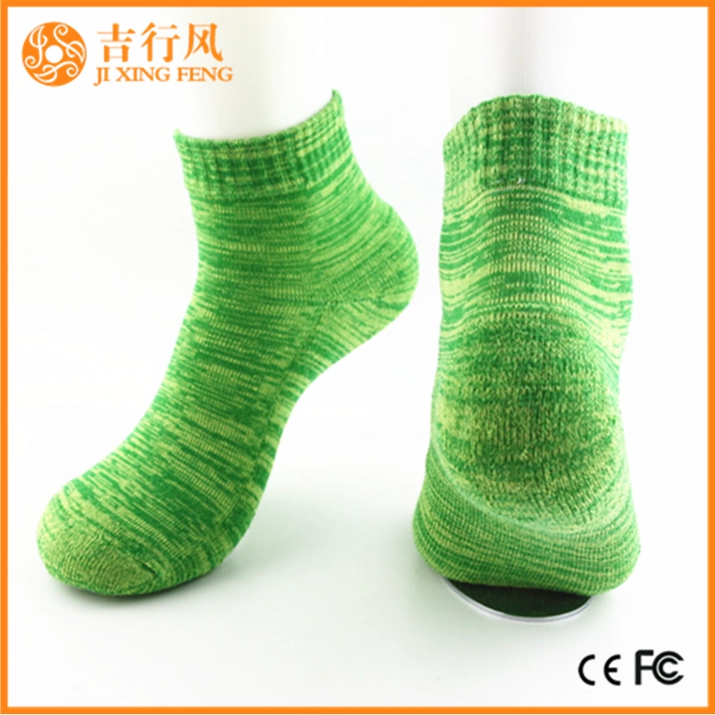 Cina calze donna cotone fabbrica all'ingrosso di alta qualità a buon mercato prezzo colorato donne calzini produttore
